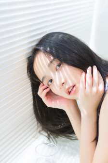 双性喂奶给室友八人攻